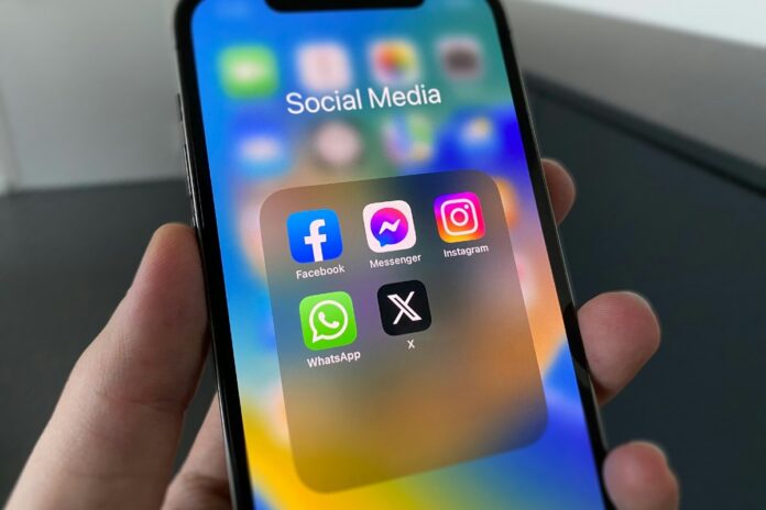 Sociala medier på en iphone